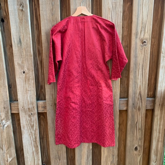 Silky Red Embroidered Caftan - Picture 5 of 8